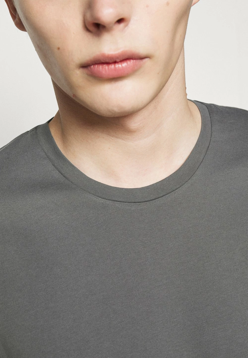 DRYKORN Prix Gelé CARLO - T-shirt basique vêtements col rond homme 9 DRYKORN Prix Gelé CARLO - T-shirt basique vêtements col rond homme – Image 7