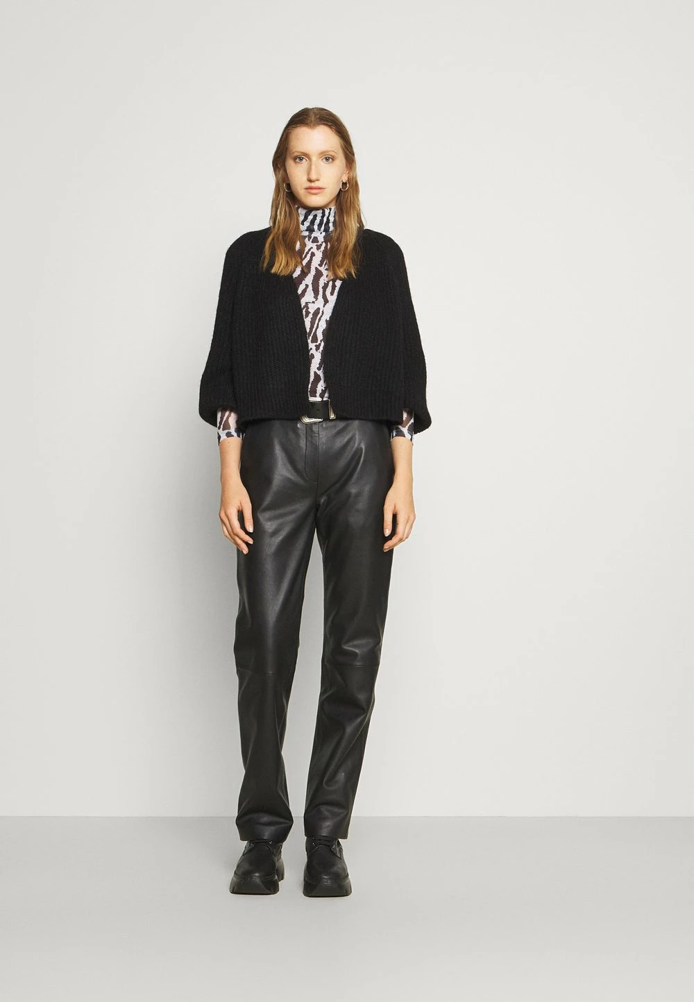 DRYKORN Prix Accessible MANUI - Gilet vêtements couleur unie femme 4 DRYKORN Prix Accessible MANUI - Gilet vêtements couleur unie femme – Image 2