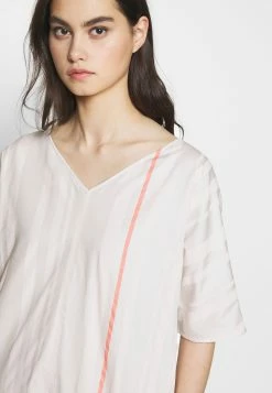 DRYKORN HEDDA - Robe de jour Prix Bradés vêtements col en v profond femme -DRYKORN Soldes 2022 0b551a96319f44b6bab95dac7edce71e