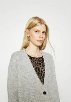 DRYKORN Prix Affortable SONTJE - Gilet vêtements col en v profond femme -DRYKORN Soldes 2022 0f373a0b8a4142a593b67764db84d5c3