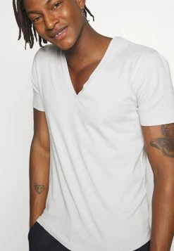 DRYKORN Qualité garantie 100% QUENTIN - T-shirt basique vêtements col en v profond homme -DRYKORN Soldes 2022 15a2522f96bd461da499a5c98accda2b