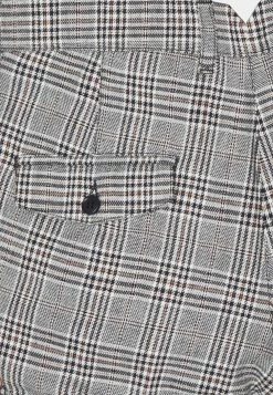 Prix Cassé DRYKORN KRINK - Short vêtements normale homme -DRYKORN Soldes 2022 1baeb50cf896400bbfae2e953aaa7230