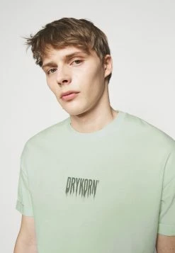 DRYKORN Vendre THILO FADE - T-shirt imprimé vêtements col rond homme 16 DRYKORN Vendre THILO FADE - T-shirt imprimé vêtements col rond homme -DRYKORN Soldes 2022 1eb343c5ca7548a19d466000aad5ab89