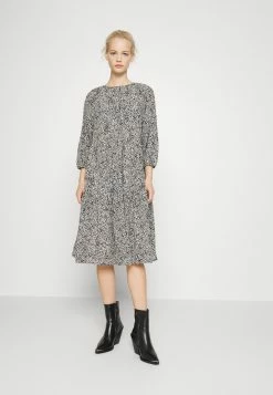 Prix De Rêve DRYKORN TIIA - Robe de jour vêtements col rond femme