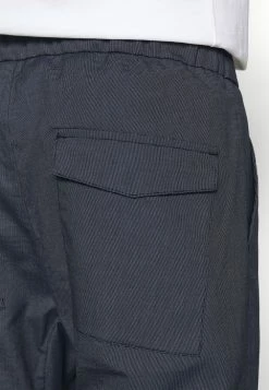 DRYKORN Un Tarif Préférentiel TROP - Chino vêtements haute homme -DRYKORN Soldes 2022 2809396f8c314ab18779a35d94d3a581