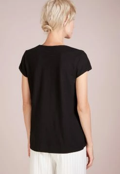 DRYKORN qualité absolue AVIVI - T-shirt basique vêtements encolure large ronde femme -DRYKORN Soldes 2022 2c816ac97d8544a1aa996cfe2826e642