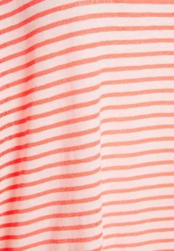 Meilleure qualité DRYKORN LUNIE - T-shirt imprimé vêtements col rond femme 16 Meilleure qualité DRYKORN LUNIE - T-shirt imprimé vêtements col rond femme -DRYKORN Soldes 2022 30885f33a6cb43b9b45e81db789a7178