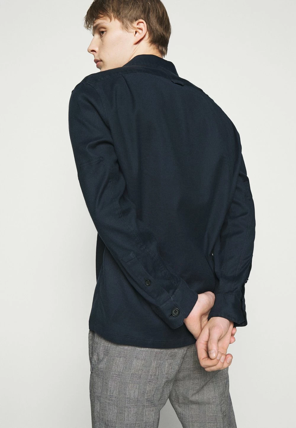 DRYKORN Faible Prix CRIM - Veste légère vêtements col revers homme 6 DRYKORN Faible Prix CRIM - Veste légère vêtements col revers homme – Image 4