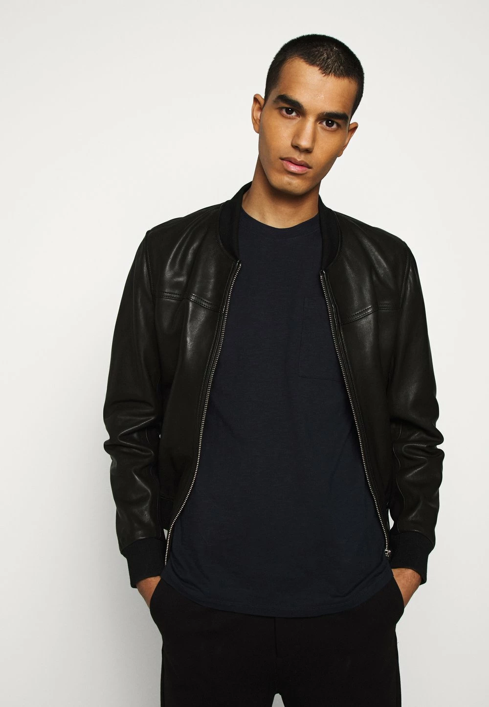 DRYKORN SCOLT - T-shirt basique Prix Accessible vêtements col rond homme 6 DRYKORN SCOLT - T-shirt basique Prix Accessible vêtements col rond homme – Image 4