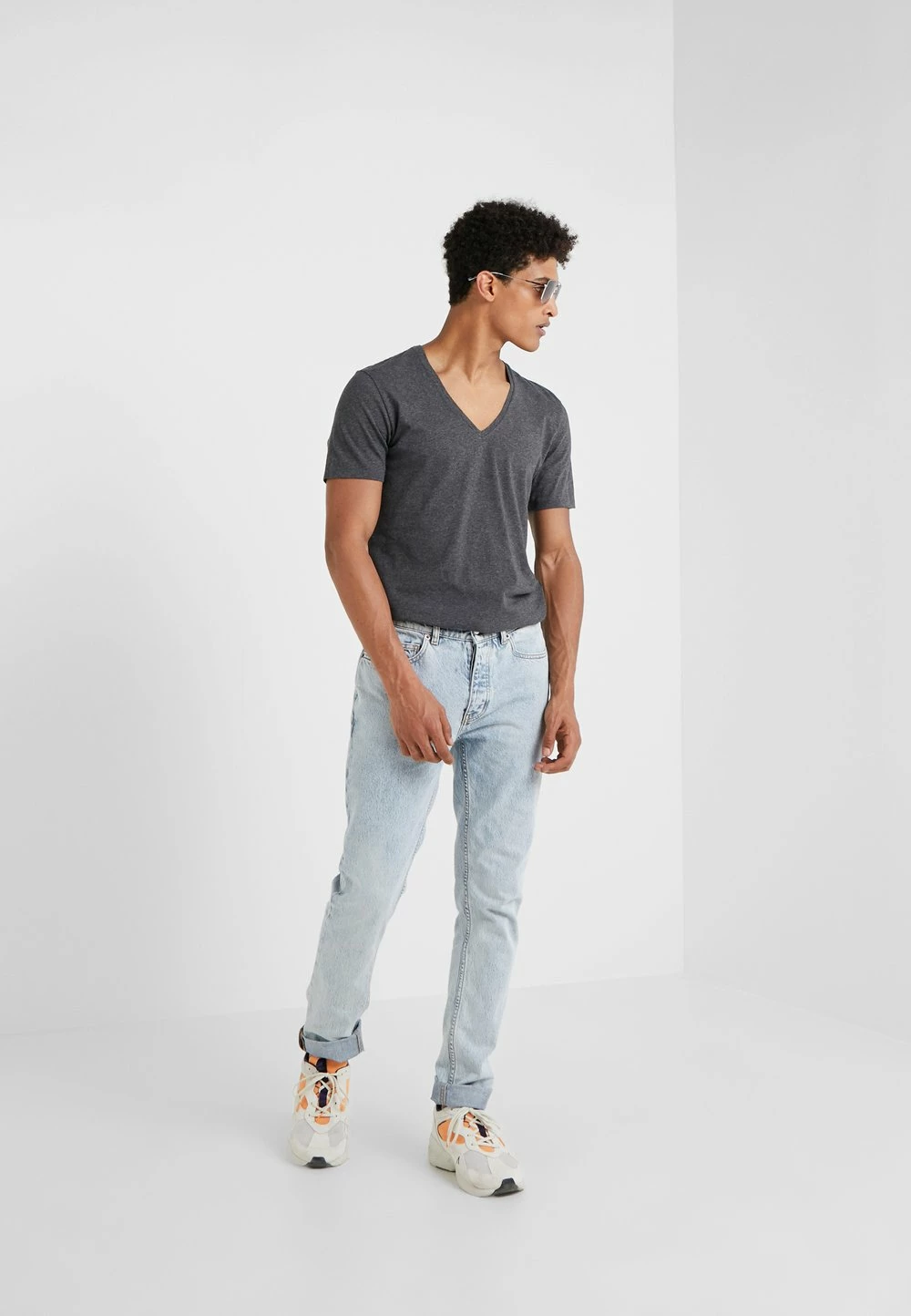 Bon Rapport Coût-Efficacité DRYKORN QUENTIN - T-shirt basique vêtements col en v profond homme 4 Bon Rapport Coût-Efficacité DRYKORN QUENTIN - T-shirt basique vêtements col en v profond homme – Image 2