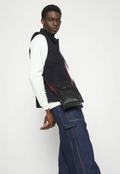 Prix d’Amis DRYKORN BENT - Pullover vêtements col rond homme 16 Prix d’Amis DRYKORN BENT - Pullover vêtements col rond homme -DRYKORN Soldes 2022 3ff93a98fc494d4cb5191dd9b0c5bc46