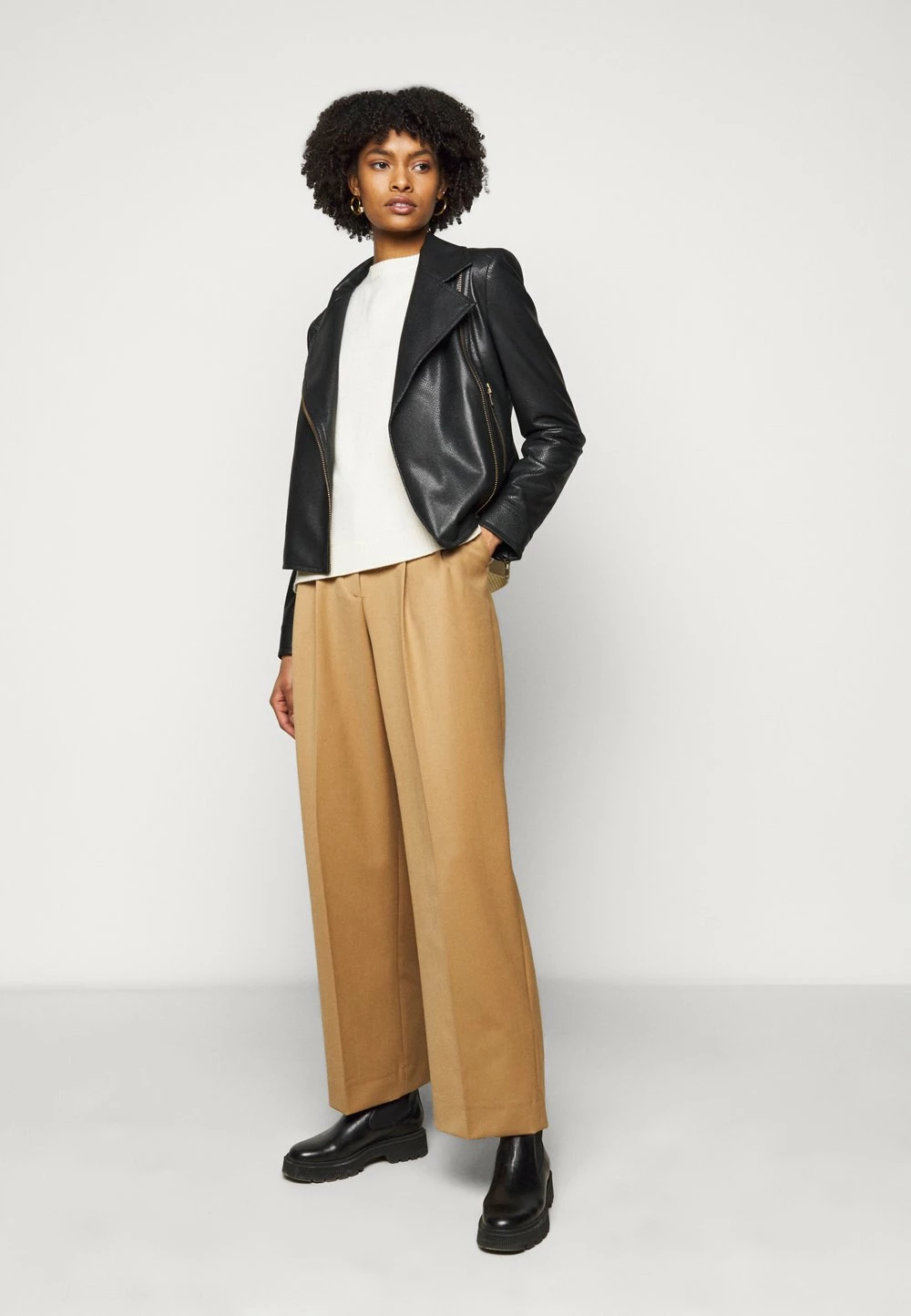 DRYKORN PAISLY - Veste en similicuir Qualité Fiable vêtements col revers femme 4 DRYKORN PAISLY - Veste en similicuir Qualité Fiable vêtements col revers femme – Image 2