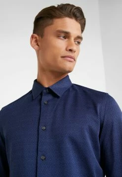 DRYKORN RUBEN - Chemise Discount En Ligne vêtements col kent homme 11 DRYKORN RUBEN - Chemise Discount En Ligne vêtements col kent homme -DRYKORN Soldes 2022 4ed7958f53ce4ade9a8f1e63b7d3b8b0