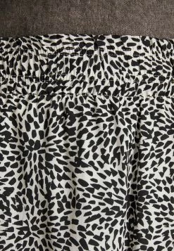 DRYKORN Se Vend Bas Prix ATTRA - Jupe trapèze vêtements imprimé animal femme 15 DRYKORN Se Vend Bas Prix ATTRA - Jupe trapèze vêtements imprimé animal femme -DRYKORN Soldes 2022 520f7d5cecca4f80b173ccd0ddeb6c19