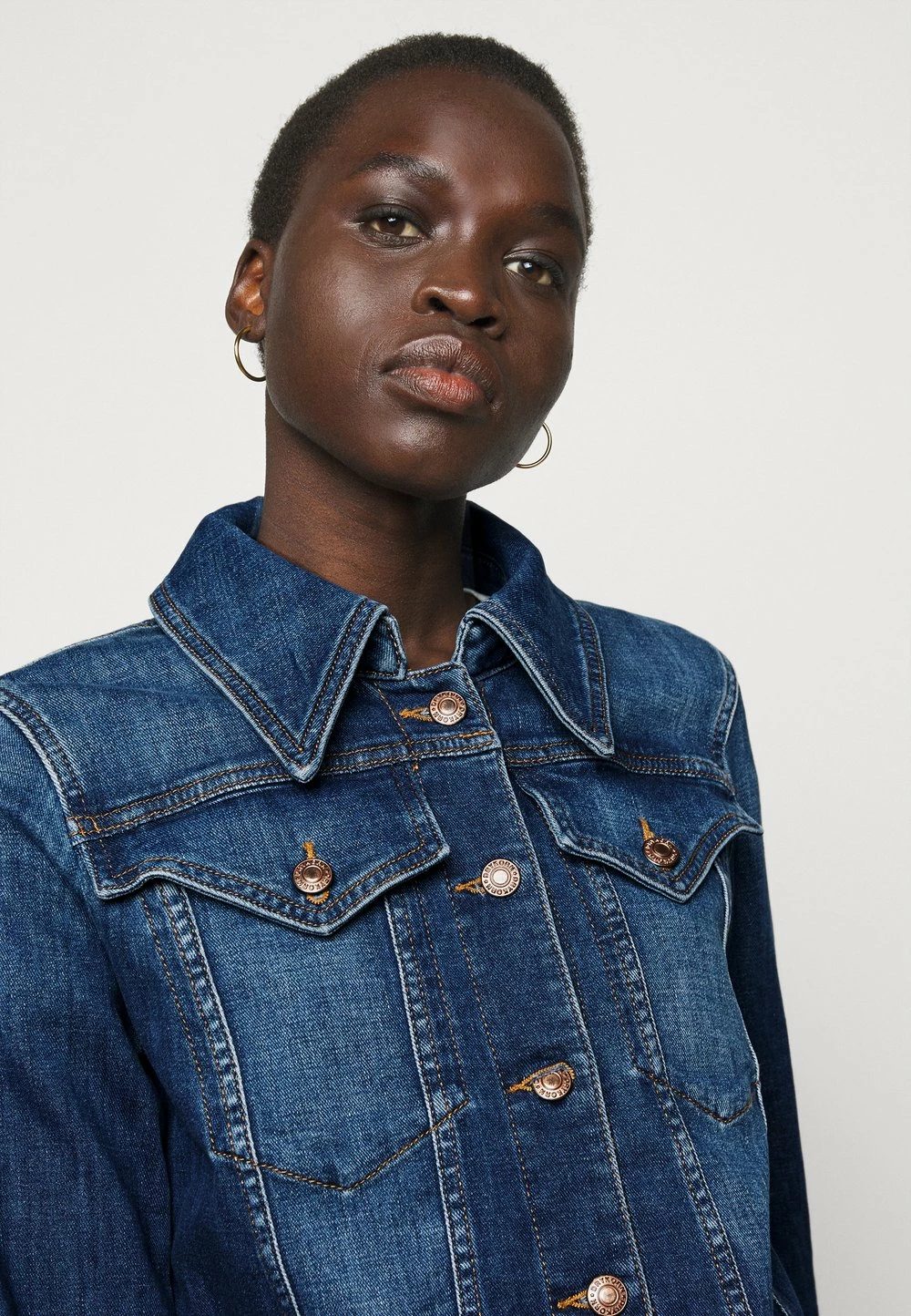 Qualité Garantie DRYKORN SOMERTON - Veste en jean vêtements col à revers femme 6 Qualité Garantie DRYKORN SOMERTON - Veste en jean vêtements col à revers femme – Image 4