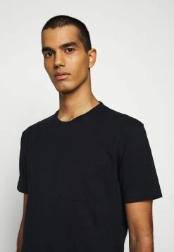 DRYKORN SCOLT - T-shirt basique Prix Accessible vêtements col rond homme 15 DRYKORN SCOLT - T-shirt basique Prix Accessible vêtements col rond homme -DRYKORN Soldes 2022 61b410b0639342898dd1f8b530e3e149