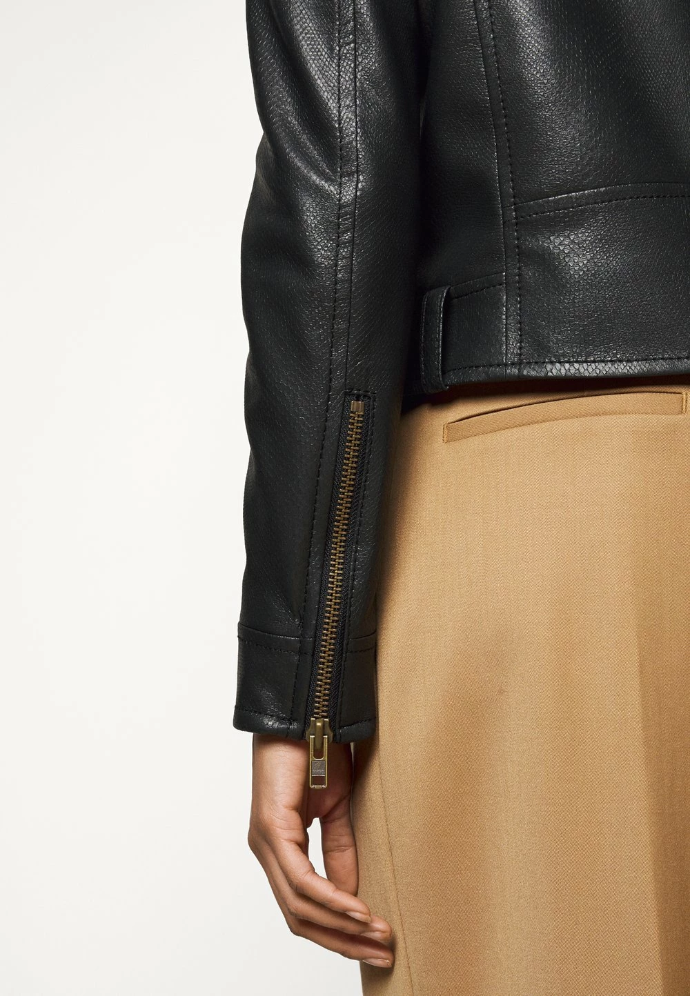 DRYKORN PAISLY - Veste en similicuir Qualité Fiable vêtements col revers femme 8 DRYKORN PAISLY - Veste en similicuir Qualité Fiable vêtements col revers femme – Image 6