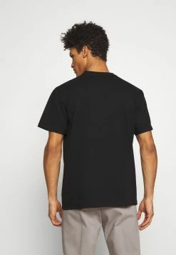 DRYKORN Petit Prix SAMUEL - T-shirt basique vêtements col rond homme -DRYKORN Soldes 2022 6f542c4ae90b46388f2b145564115fc2