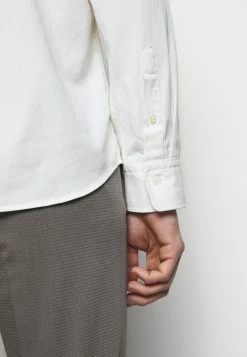 DRYKORN LOKEN - Chemise Prix Accessible vêtements col à boutons homme 19 DRYKORN LOKEN - Chemise Prix Accessible vêtements col à boutons homme -DRYKORN Soldes 2022 75631ca90d6648f3b700fb0b815c672c