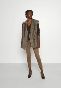 DRYKORN Qualité Supérieure LINNIE - Pullover vêtements col en v profond femme 14 DRYKORN Qualité Supérieure LINNIE - Pullover vêtements col en v profond femme -DRYKORN Soldes 2022 76fd7f62837f49ae93d02f1bf38f2295