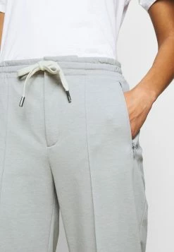 Vendre DRYKORN ACCESS - Pantalon classique vêtements haute femme 12 Vendre DRYKORN ACCESS - Pantalon classique vêtements haute femme -DRYKORN Soldes 2022 81e53415ed454c569c6bd731a4b216ac