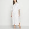 DRYKORN Pas Cher TAMASHA - Robe de jour vêtements col rond femme -DRYKORN Soldes 2022 83041e33f1e04fa38ba7f30d6a51a86a