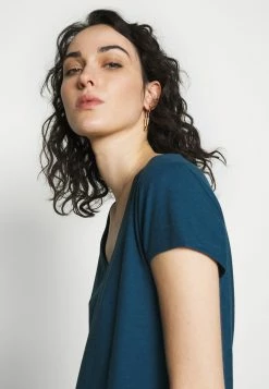 Prix Acceptable DRYKORN AVIVI - T-shirt basique vêtements encolure large ronde femme -DRYKORN Soldes 2022 83cef78648fa4ce9b9ffc92ac1876c64