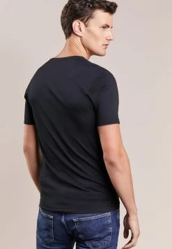 DRYKORN Prix Discount QUENTIN - T-shirt basique vêtements col en v profond homme -DRYKORN Soldes 2022 87d8b8f0e30544218aef681e5351c8f9