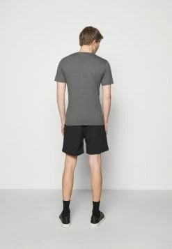 DRYKORN Prix Gelé CARLO - T-shirt basique vêtements col rond homme 16 DRYKORN Prix Gelé CARLO - T-shirt basique vêtements col rond homme -DRYKORN Soldes 2022 8fa2138a6fb744f2bb07832864df7782