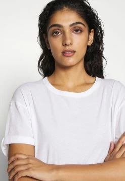 En Remise DRYKORN LARIMA - T-shirt basique vêtements col rond femme -DRYKORN Soldes 2022 a0cade40f9cf4948b0d73c7afeeafa4f