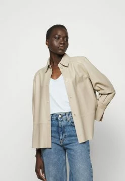 DRYKORN AVIVI - T-shirt basique Prix Aimable vêtements encolure large ronde femme 23 DRYKORN AVIVI - T-shirt basique Prix Aimable vêtements encolure large ronde femme -DRYKORN Soldes 2022 ae585090e5974766aadebe3a4de44669