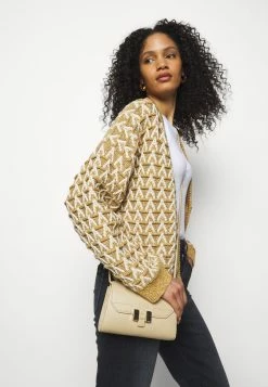 DRYKORN Prix Distinctifs LIKE - Jean droit vêtements haute femme 11 DRYKORN Prix Distinctifs LIKE - Jean droit vêtements haute femme -DRYKORN Soldes 2022 b02b241362e3485e98a6d6a118d2d96c