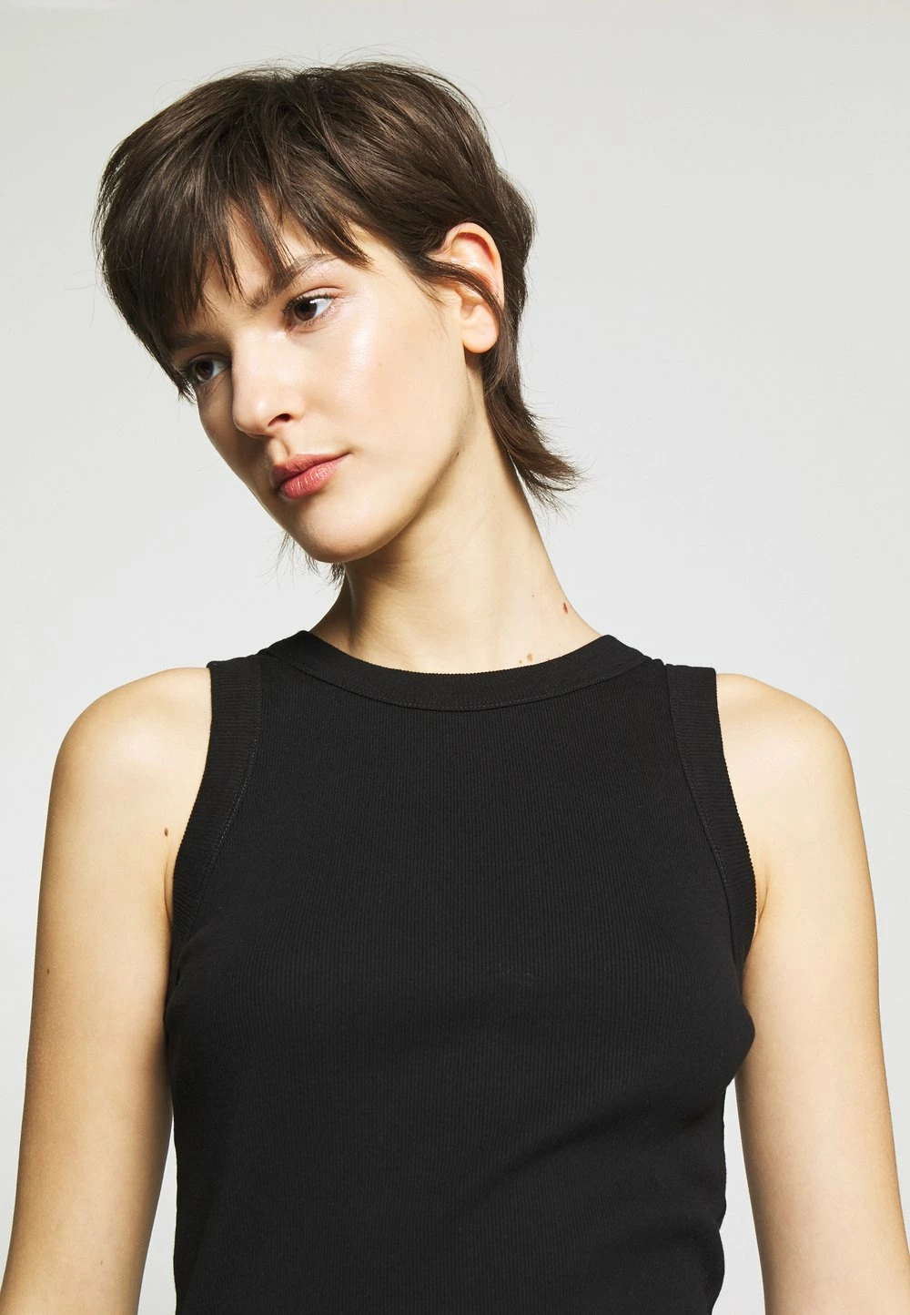 DRYKORN OLINA - Débardeur Prix Cassé vêtements col rond femme 7 DRYKORN OLINA - Débardeur Prix Cassé vêtements col rond femme – Image 5