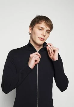 En Remise DRYKORN ANTONIO - Gilet vêtements col montant homme 12 En Remise DRYKORN ANTONIO - Gilet vêtements col montant homme -DRYKORN Soldes 2022 c25d11442a7d4effb308aa696aab60c8