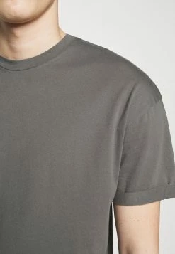 DRYKORN Prix Refroidis THILO - T-shirt basique vêtements col rond homme -DRYKORN Soldes 2022 cc0c944514e849f5afa937ac4815a366