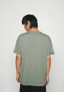 DRYKORN Prix Compétitif THILO - T-shirt basique vêtements col rond homme 18 DRYKORN Prix Compétitif THILO - T-shirt basique vêtements col rond homme -DRYKORN Soldes 2022 d06d3f327d33400281849a0a11677e16