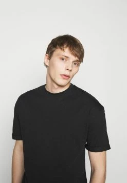 DRYKORN THILO - T-shirt basique Prix Compétitif vêtements col rond homme -DRYKORN Soldes 2022 d85c936f85ae486f9118202155958980