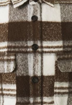 DRYKORN Un Tarif Préférentiel SELED - Chemise vêtements col kent homme -DRYKORN Soldes 2022 e1904e443160450c93fee53eead9ff55