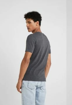 Bon Rapport Coût-Efficacité DRYKORN QUENTIN - T-shirt basique vêtements col en v profond homme 29 Bon Rapport Coût-Efficacité DRYKORN QUENTIN - T-shirt basique vêtements col en v profond homme -DRYKORN Soldes 2022 e2d7c36665e44732b1abcf5201c01fea