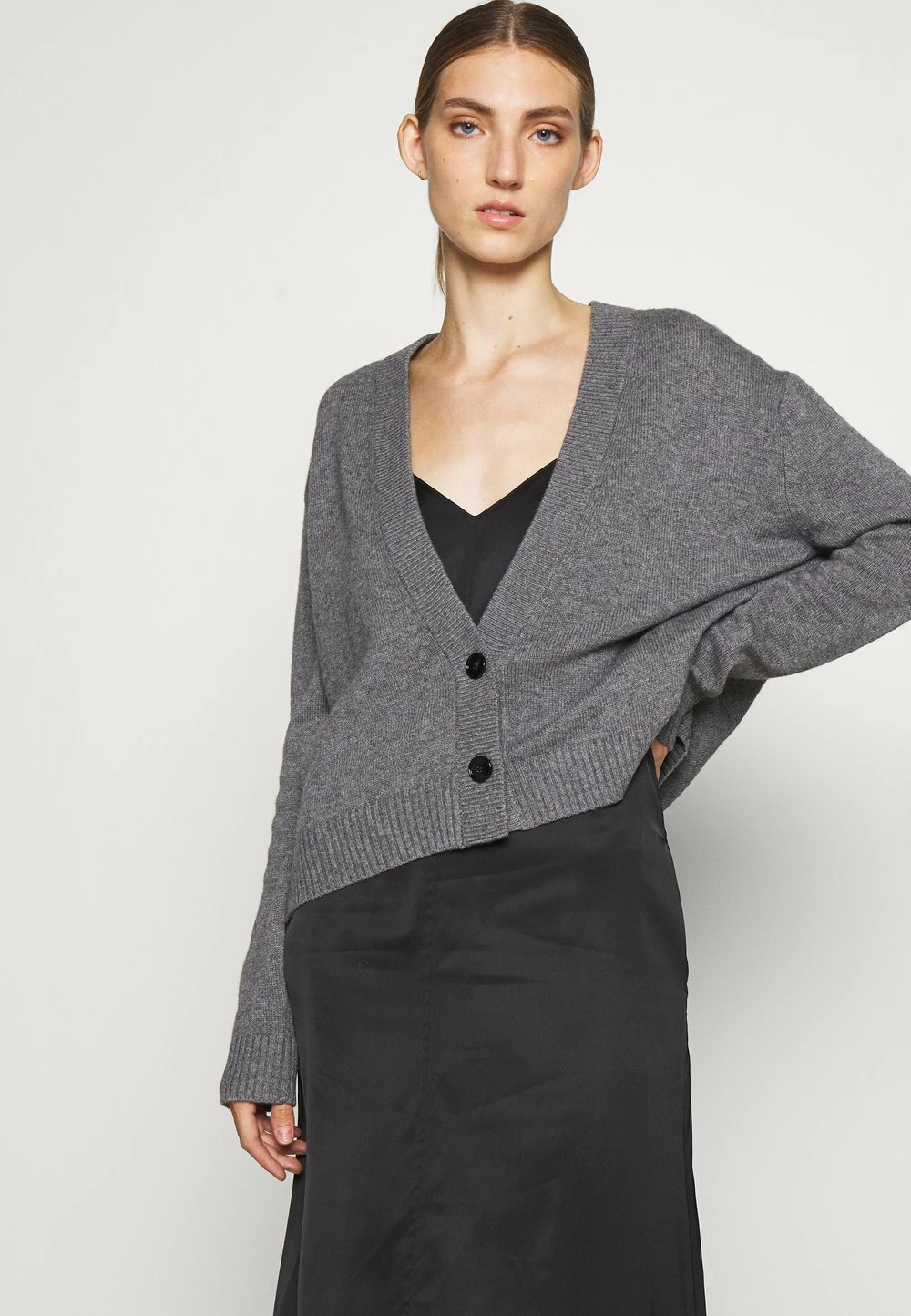 DRYKORN Prix Compétitif SONTJE - Gilet vêtements col en v profond femme 6 DRYKORN Prix Compétitif SONTJE - Gilet vêtements col en v profond femme – Image 4