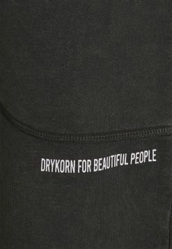 DRYKORN BREAK - Short Prix Malin vêtements normale homme -DRYKORN Soldes 2022 e5c78691d4754fed93e23e8b9320471b