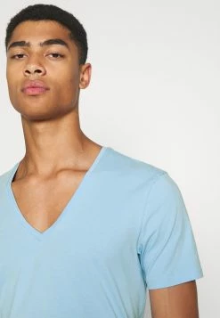 Prix De Lancement DRYKORN QUENTIN - T-shirt basique vêtements col en v profond homme -DRYKORN Soldes 2022 f341154abbef4017b28f6bae45f3f1ee