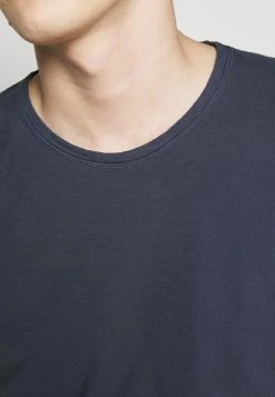 DRYKORN Remise En Ligne RANIEL - T-shirt basique vêtements col rond homme -DRYKORN Soldes 2022 f51cb78334c14253a387b0adbe274777