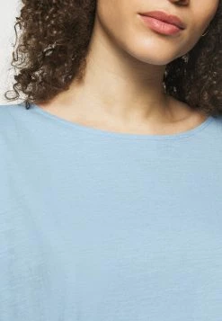 DRYKORN KIMANA - T-shirt basique Assurance De l’Authenticité vêtements col rond femme -DRYKORN Soldes 2022 f85ae1bc74dc4c42b21a316efebbde51