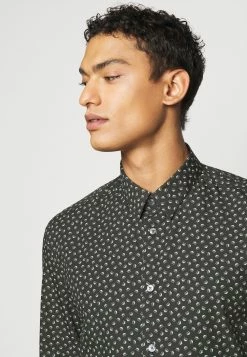 DRYKORN RUBEN - Chemise Prix Sympa vêtements col kent homme 12 DRYKORN RUBEN - Chemise Prix Sympa vêtements col kent homme -DRYKORN Soldes 2022 fd7aa4e7b93440f28da0b65d7589f927